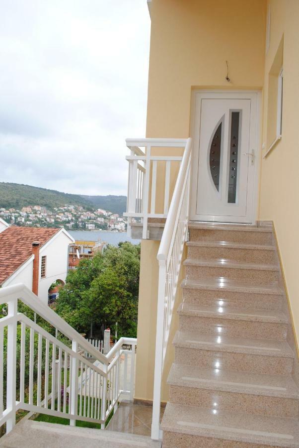 Ciovo Apartments Трогир Екстериор снимка