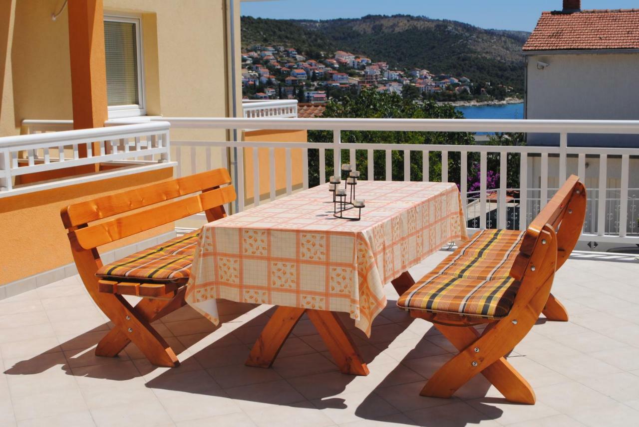 Ciovo Apartments Трогир Екстериор снимка