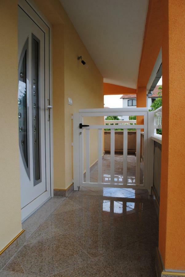 Ciovo Apartments Трогир Екстериор снимка